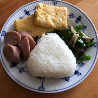 鰹節おむすびと魚ニソ、卵焼きの朝ごはん